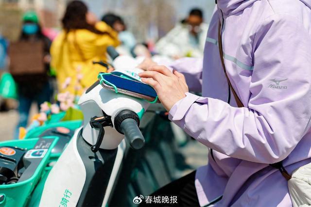 再升级提升昆明用户骑游体验滴滴青桔电单车“手机支架”(图3)